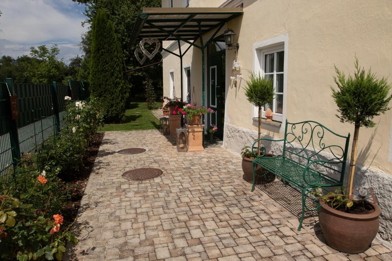 Gutshof Bartl 2 Apartment Klagenfurt am Woerthersee ภายนอก รูปภาพ