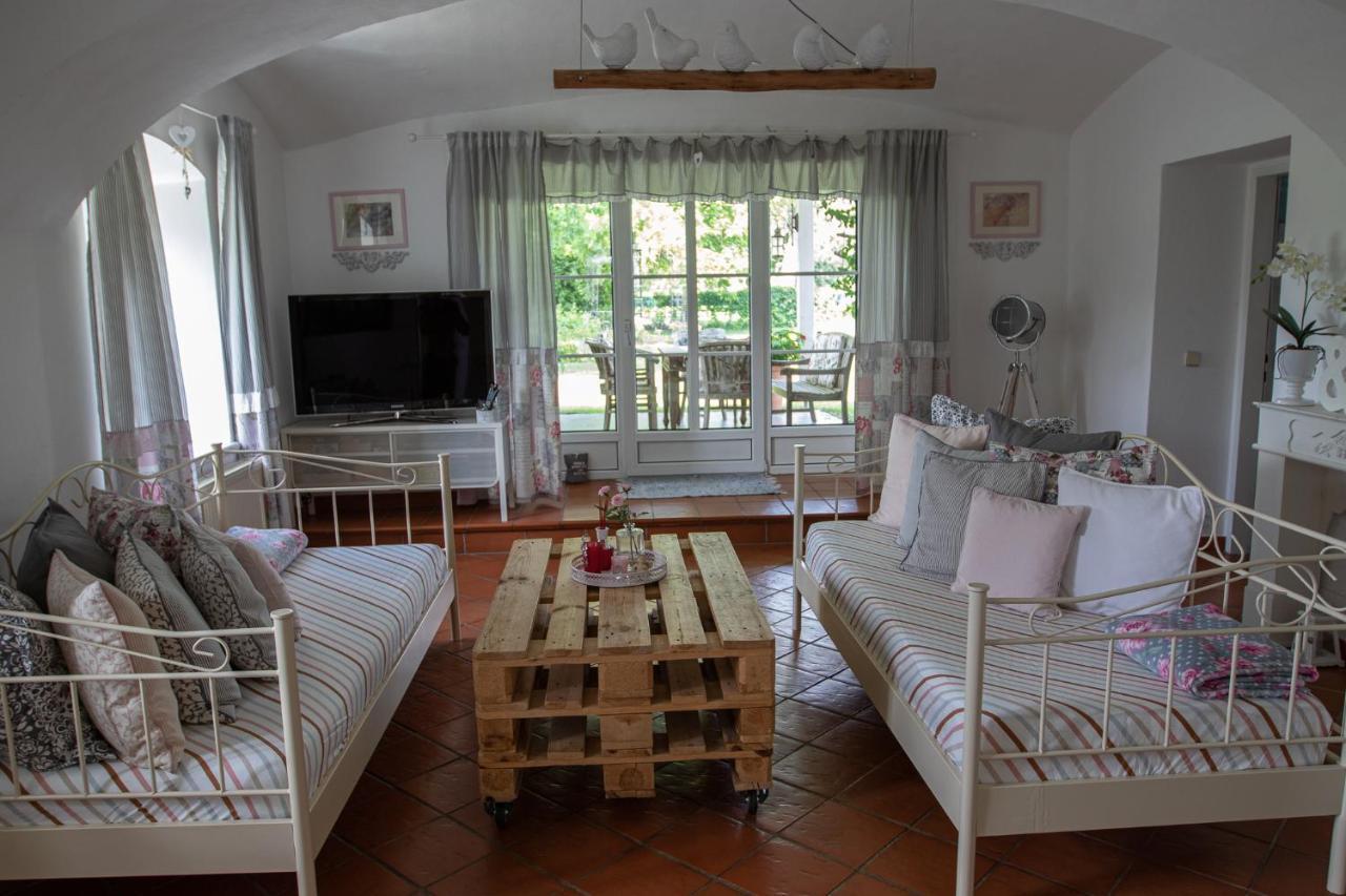 Gutshof Bartl 2 Apartment Klagenfurt am Woerthersee ภายนอก รูปภาพ